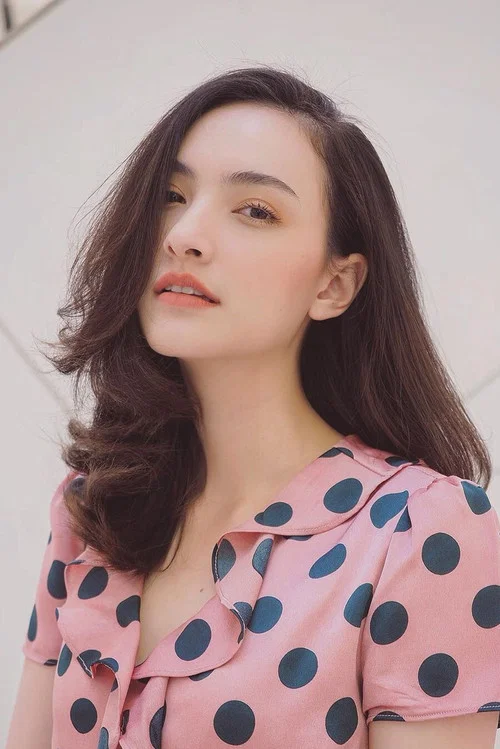 แอนน่า กลึคส์