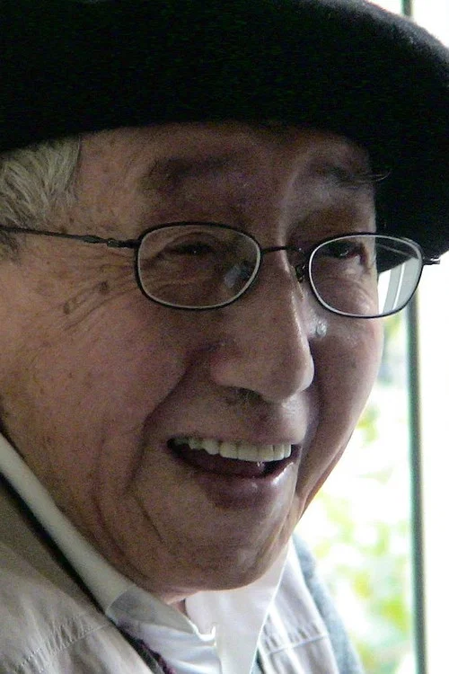 特伟